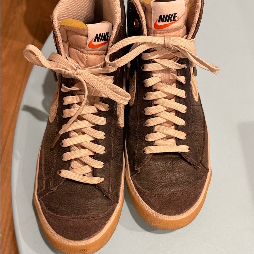 Nike High-Top - Picture 6 of 8